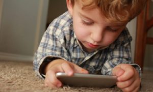 子供の嘘や隠し事に対して叱り方に悩む…嘘をつく子供の心理と対応